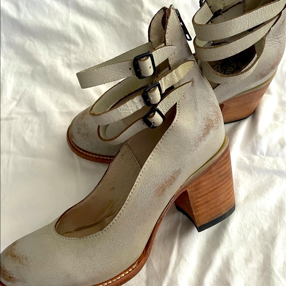 Freebird Randi Ice Distressed Size 9